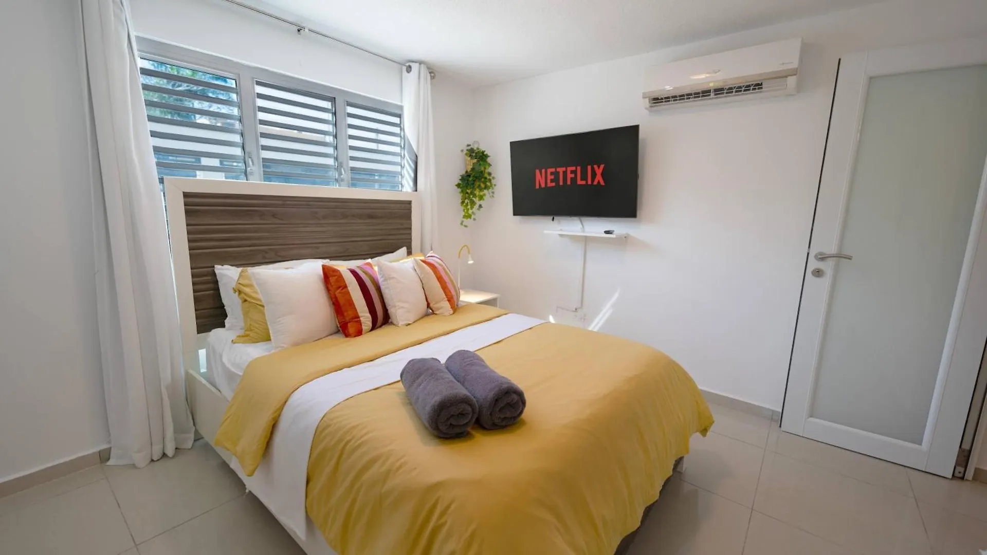 Private 7 Villa Complex With 16 Bedroom Pool & Jacuzzi Dorado Porto Rico