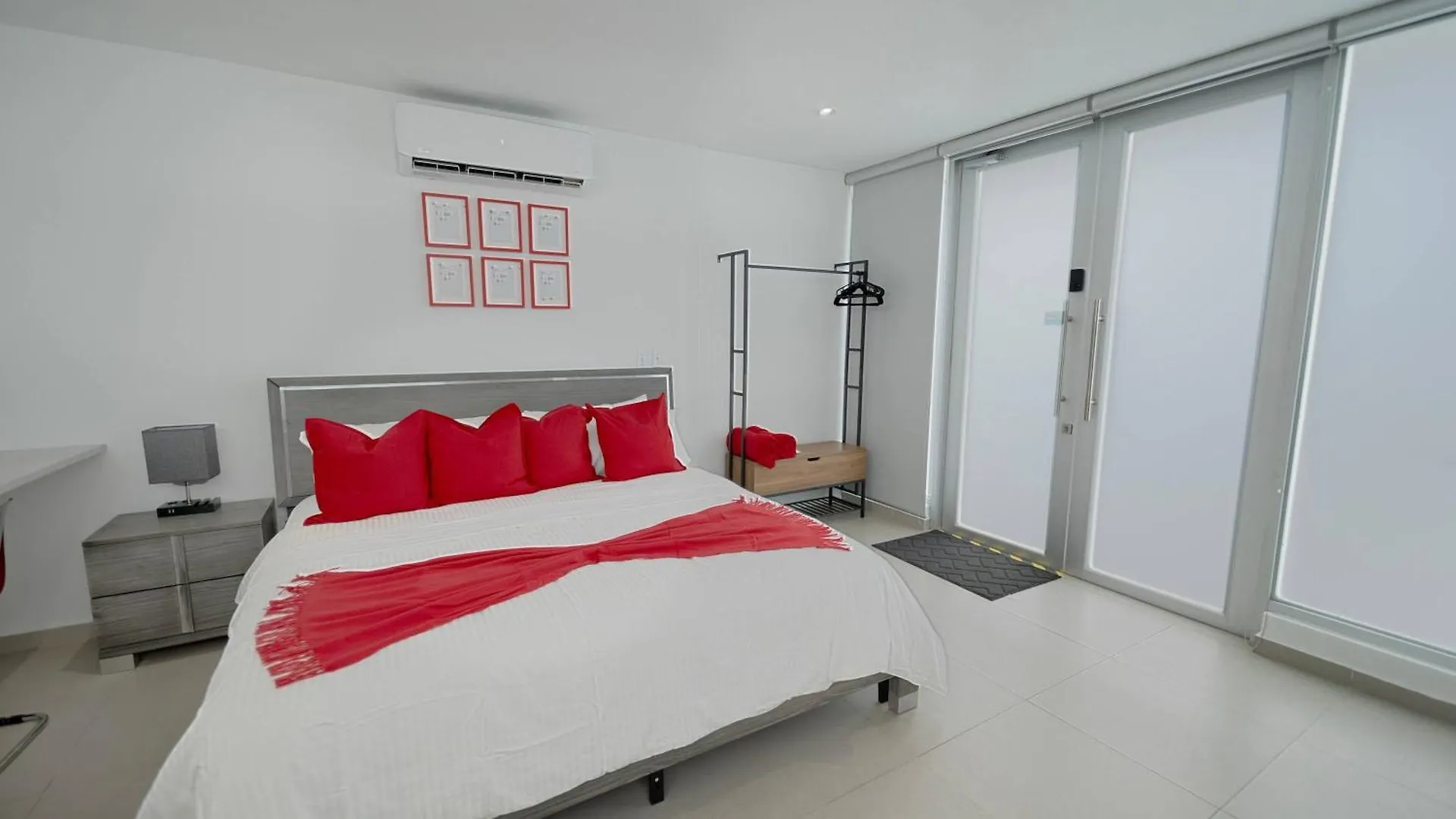 Private 7 Villa Complex With 16 Bedroom Pool & Jacuzzi Dorado 0*,