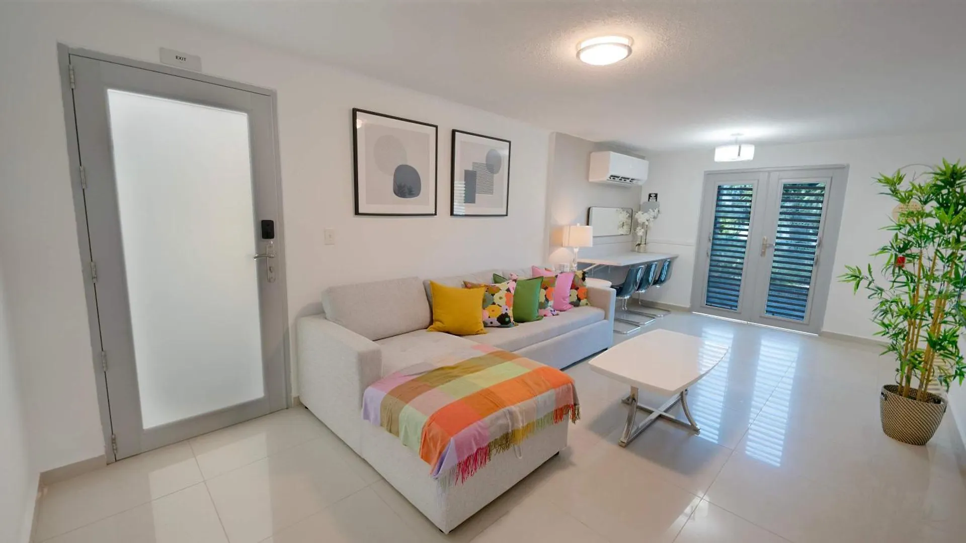 Private 7 Villa Complex With 16 Bedroom Pool & Jacuzzi Dorado Holiday home