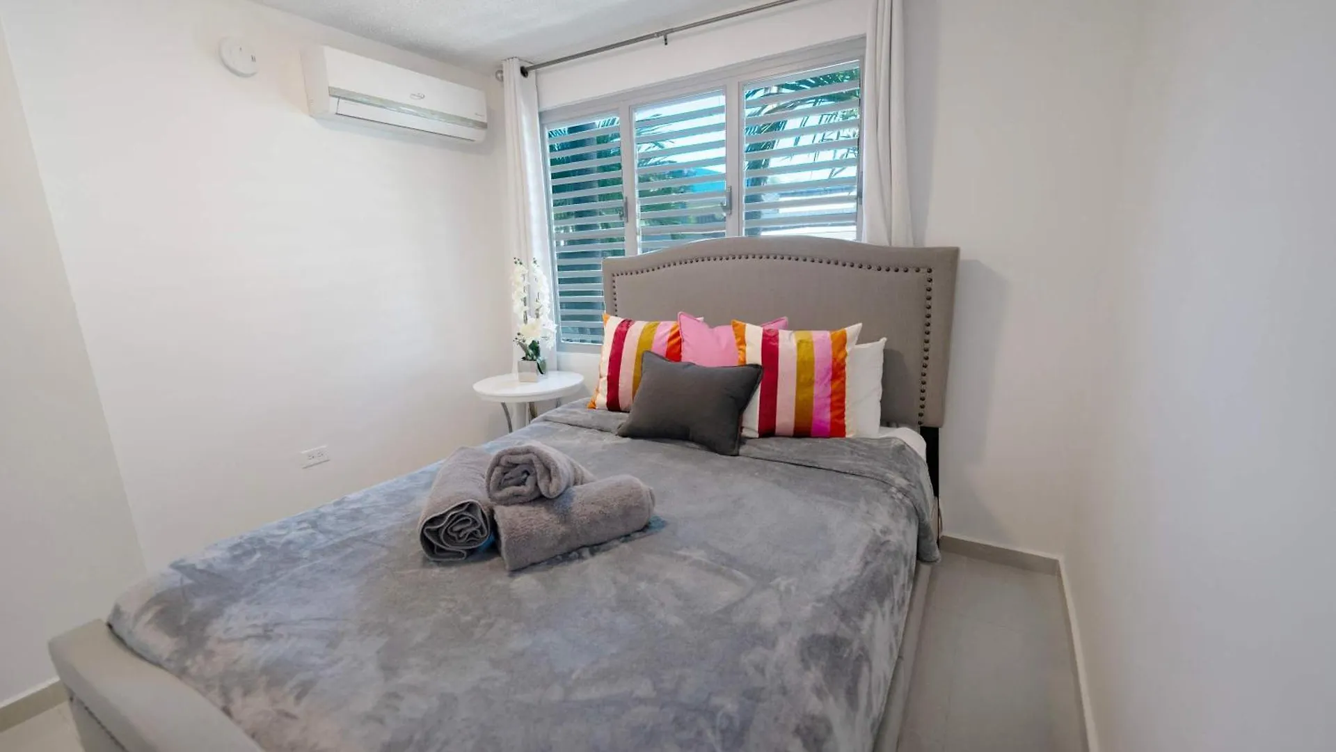 Private 7 Villa Complex With 16 Bedroom Pool & Jacuzzi Dorado