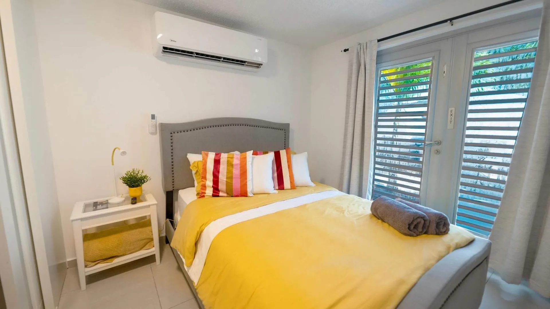 Private 7 Villa Complex With 16 Bedroom Pool & Jacuzzi Dorado