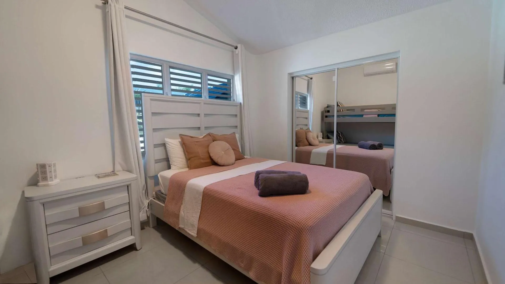 Private 7 Villa Complex With 16 Bedroom Pool & Jacuzzi Dorado