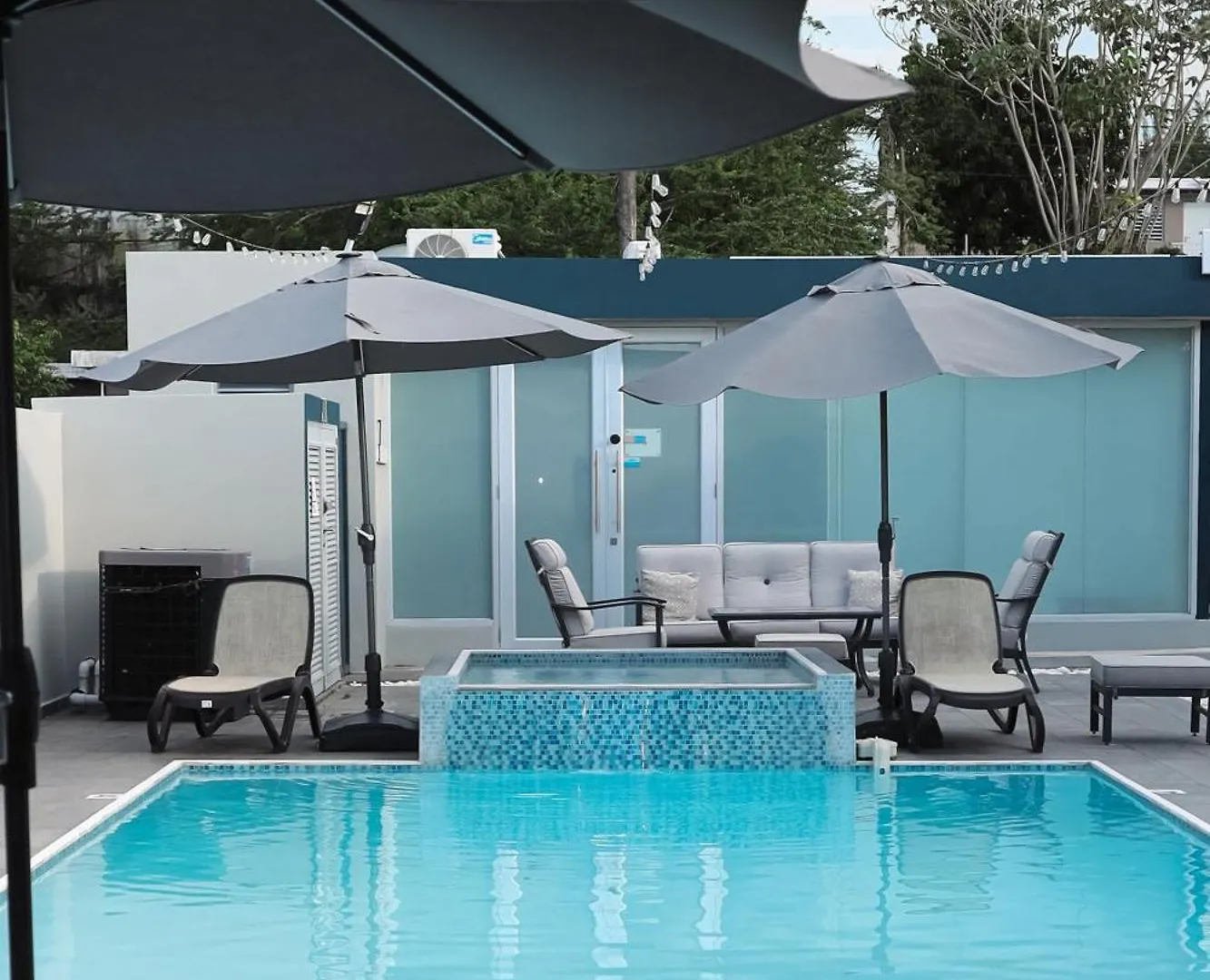 Private 7 Villa Complex With 16 Bedroom Pool & Jacuzzi 多拉多